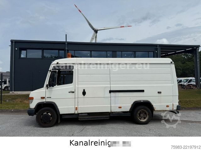 Camión cisterna de vacío MERCEDES-BENZ Vario 816 D - Müller Einbauspüler 7,5t