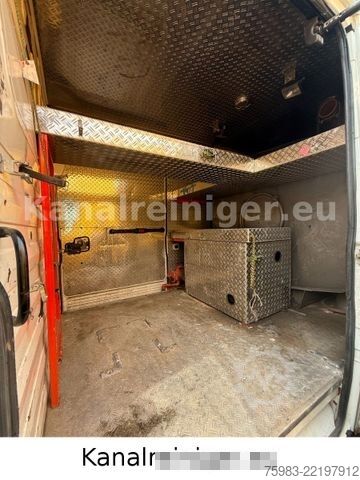 Camión cisterna de vacío MERCEDES-BENZ Vario 816 D - Müller Einbauspüler 7,5t