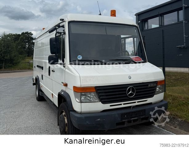 Camión cisterna de vacío MERCEDES-BENZ Vario 816 D - Müller Einbauspüler 7,5t