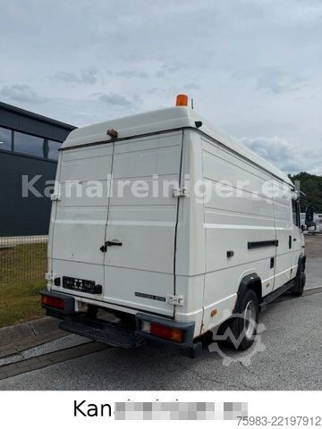 Camión cisterna de vacío MERCEDES-BENZ Vario 816 D - Müller Einbauspüler 7,5t