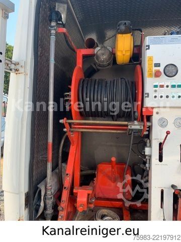 Camión cisterna de vacío MERCEDES-BENZ Vario 816 D - Müller Einbauspüler 7,5t
