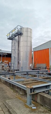 Réservoir de 32000 litres chauffé électriquement en V4A  9381