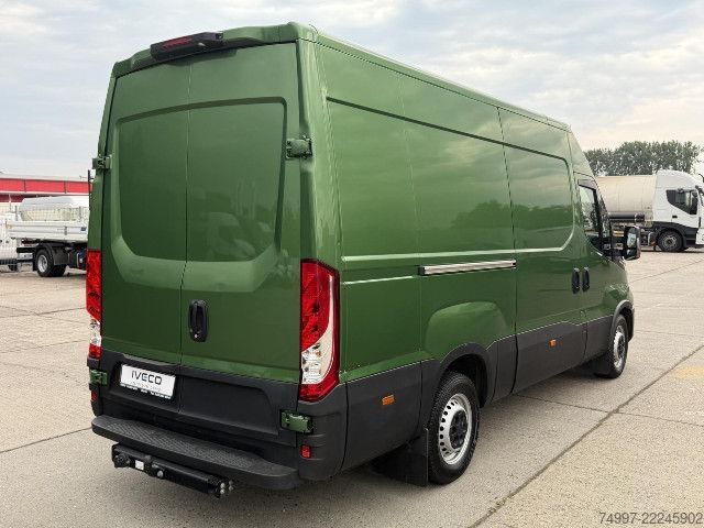 Panelová dodávka IVECO 35S16HA8 V/P AHK / LED / RFK