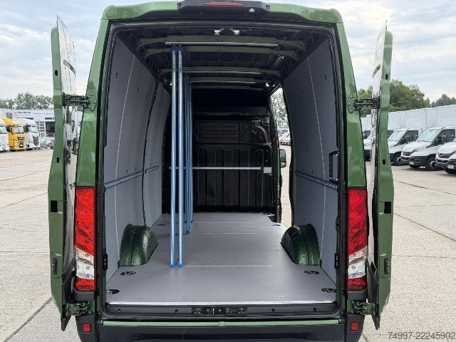 Panelová dodávka IVECO 35S16HA8 V/P AHK / LED / RFK