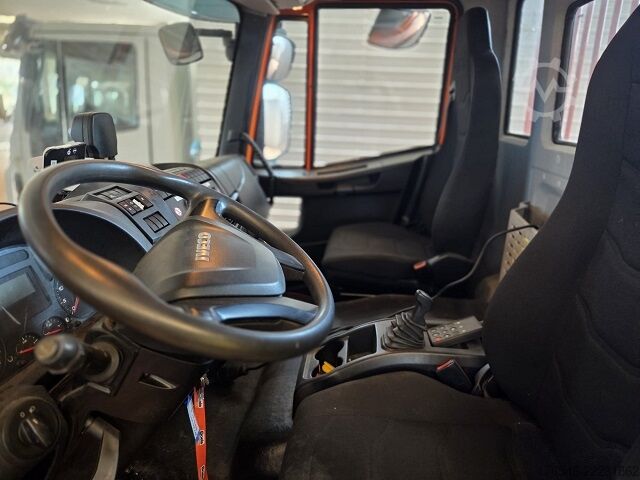 PLATAFORMA CON RAMPAS Iveco ML 80-160