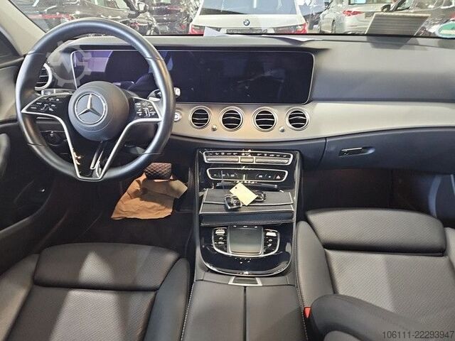 Minibús MERCEDES-BENZ E 300 de 4Matic T-Modell Burmester Pano Head-UP
