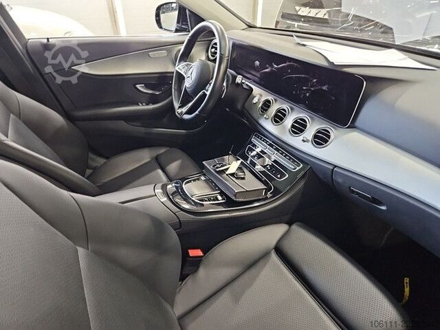Minibús MERCEDES-BENZ E 300 de 4Matic T-Modell Burmester Pano Head-UP