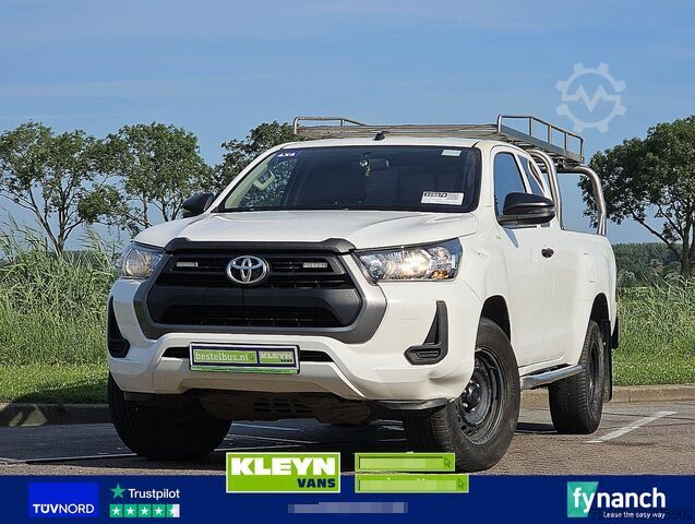 Pickup TOYOTA HI-LUX 2.4 4x4 Airco NAP Pickup