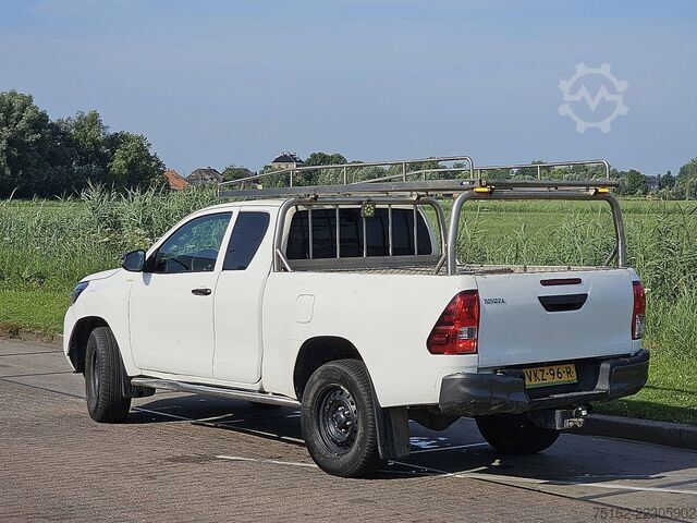 Pickup TOYOTA HI-LUX 2.4 4x4 Airco NAP Pickup