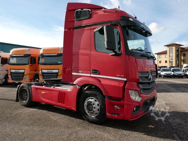 Standardni tegljač MERCEDES ACTROS 1845