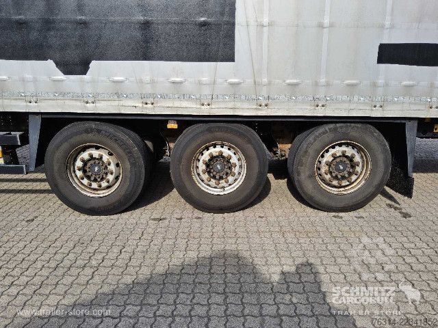 Open semitrailer with tarp Schmitz Cargobull Curtainsider Mega Getränke