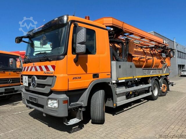 Vacuum tank truck MERCEDES-BENZ Actros 2536 L 6x2 Saug + Spülwagen Kroll Kombi