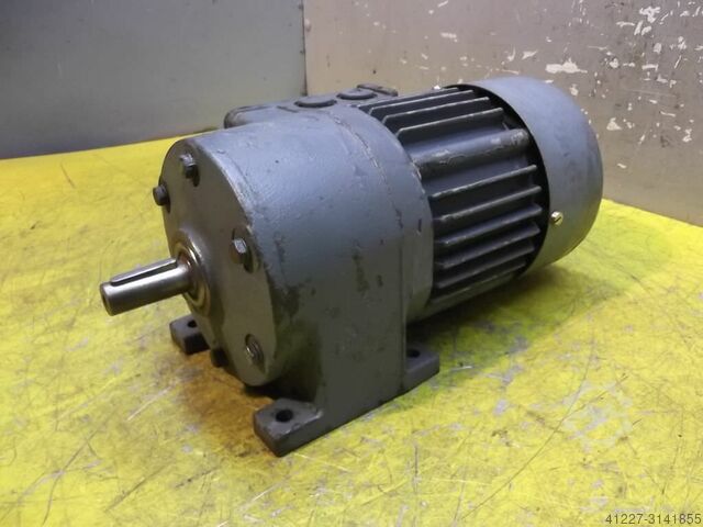 Silnik przekładniowy 0,12 kW 132 obr/min SEW-EURODRIVE R32ND71A2  R32WD71A2