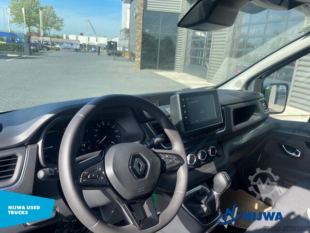 Furgon blaszak Renault Trafic E-Tech 52 KwH