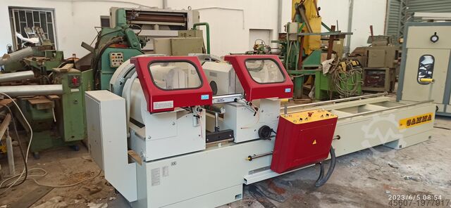 Afschuiningsmachine dubbel-zaag voor alu, pvc-hout Saw 2 a head for precision cutting of aluminum Saw 2 a head for precision cutting of aluminum