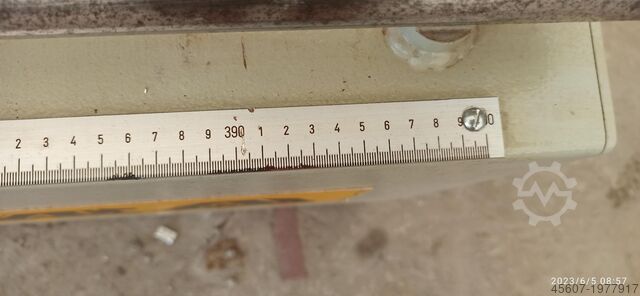 Afschuiningsmachine dubbel-zaag voor alu, pvc-hout Saw 2 a head for precision cutting of aluminum Saw 2 a head for precision cutting of aluminum