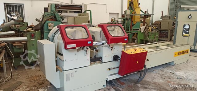 Affasningsmaskine dobbeltsav til alu, pvc træ Saw 2 a head for precision cutting of aluminum Saw 2 a head for precision cutting of aluminum