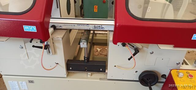Affasningsmaskine dobbeltsav til alu, pvc træ Saw 2 a head for precision cutting of aluminum Saw 2 a head for precision cutting of aluminum