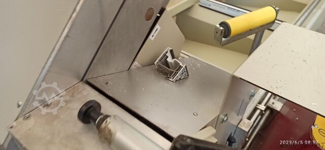 Affasningsmaskine dobbeltsav til alu, pvc træ Saw 2 a head for precision cutting of aluminum Saw 2 a head for precision cutting of aluminum