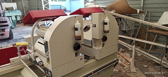 Affasningsmaskine dobbeltsav til alu, pvc træ Saw 2 a head for precision cutting of aluminum Saw 2 a head for precision cutting of aluminum