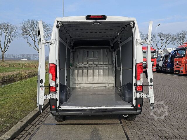 Bestelauto PEUGEOT BOXER 2.2 L3H2 Airco Navi