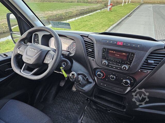 Bakwagen IVECO DAILY 35S12 Bakwagen Laadklep!