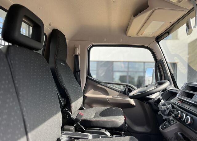 Transporter z platformą Fuso e Canter 4C15 Pritsche