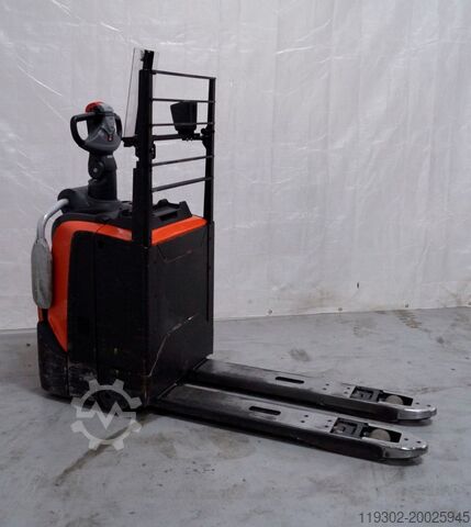 Electric Pallet Truck Toyota LPE200