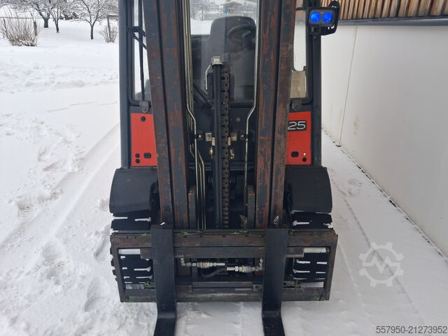 Forklift Linde H 25 Diesel Triplex