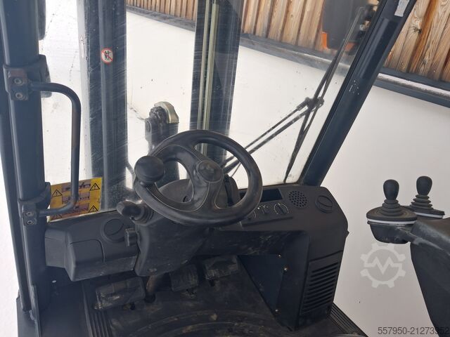 Forklift Linde H 25 Diesel Triplex