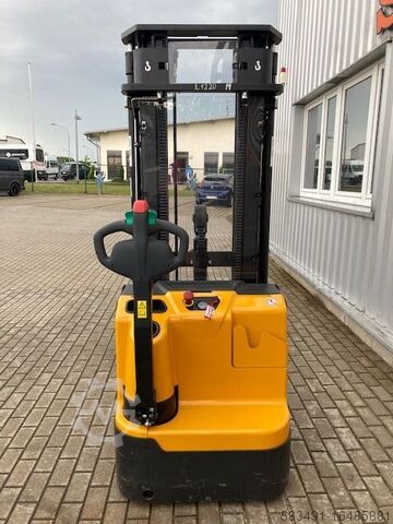 Empilhadeira alta Liugong CLG2S016-WF3