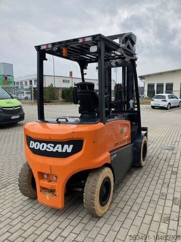 Elektro 4 Rad-Stapler Doosan B50X-7