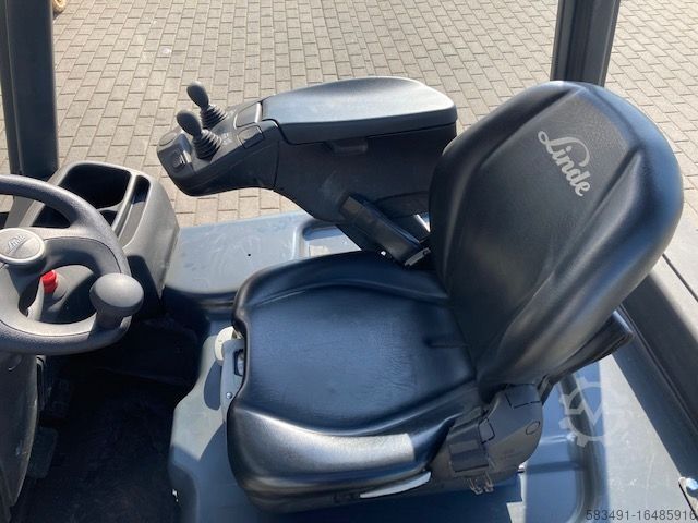 Stivuitor electric cu 4 roți Linde E20PL-02