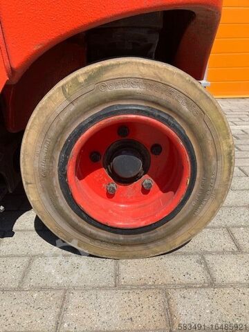 Elektrische vorkheftruck met 4 wielen Linde E25R-01