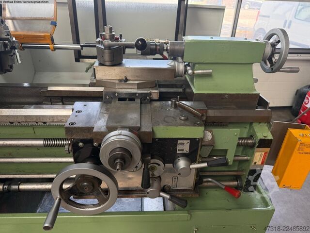 Center draaibank en doorvoerspindeldraaibank Victor Taichung 400 x 750
