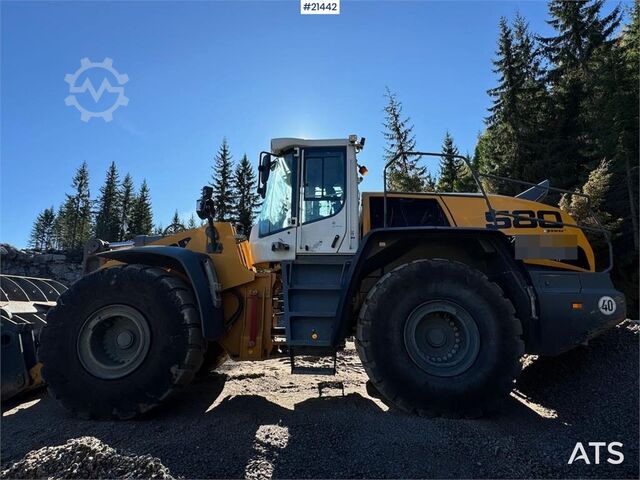 Wheel loader Liebherr L580 Wheel Loader w/ Bucket