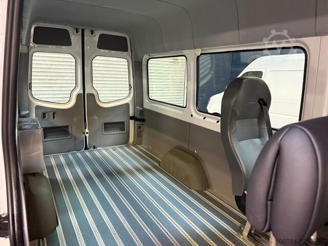Minibus VW Crafter Kombi MAXI 6 Sitze KLIMA STHZ AHK 1.Hand