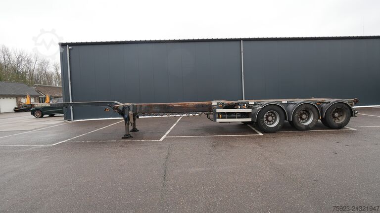 Transport av containrar D-tec Extendable container transport trailer