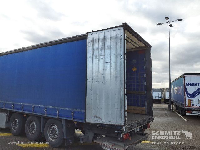 Open semitrailer with tarp Schmitz Cargobull Semitrailer Curtainsider Standard Hayon