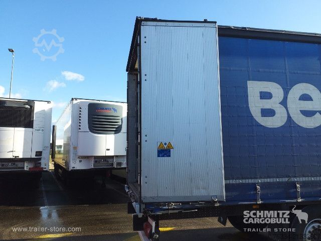 Open semitrailer with tarp Schmitz Cargobull Semitrailer Curtainsider Standard