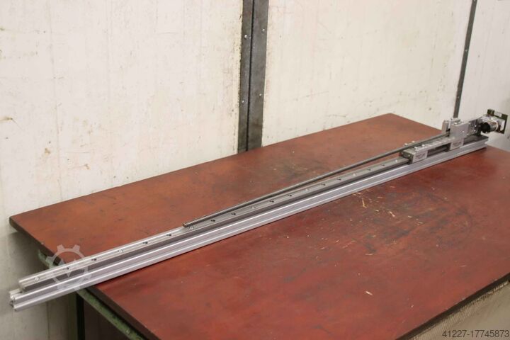 Lineaire aandrijving Slaglengte 980 mm igus Achterberg DryLin T Toolbase AK