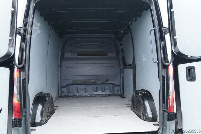 Skåpbil Mercedes-Benz Sprinter 211 CDI L1H1