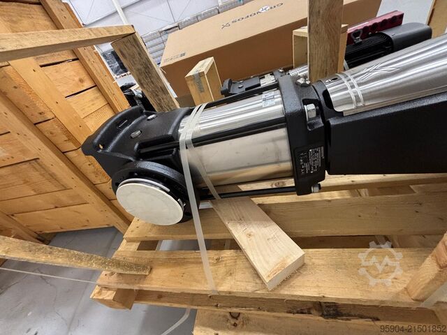Nieuwe Grundfos meertraps pomp New Grundfos Vertical, multistage centri CRE 64-3-2 A-F-A-E-HQQE