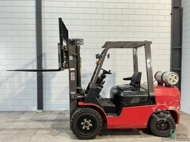 Chariot élévateur EP FG35T