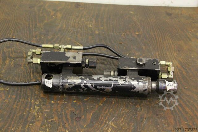 Hydraulický válec unbekannt Hub 140 mm