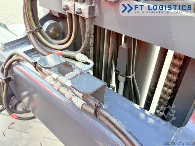 Vierwegvorkheftruck Combilift C3000ET TRIPLEX 5940 WIDE FORK POSITIONE