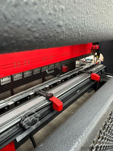 Laserový řezací stroj Amada 170-4