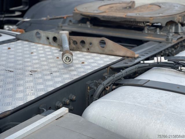 Standard SZM MERCEDES-BENZ AROCS 1840 L / E6 / KIPPHYDRAULIK