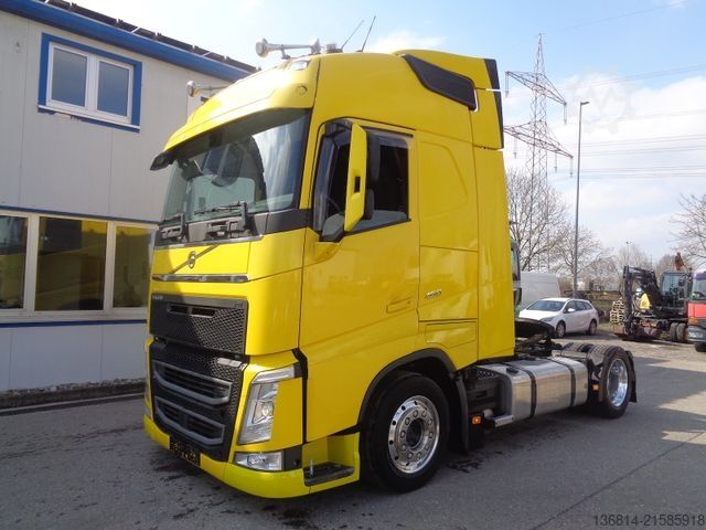 Standart çekici ünitesi VOLVO FH460 verstellbare Sattelkupplung 2x Tank