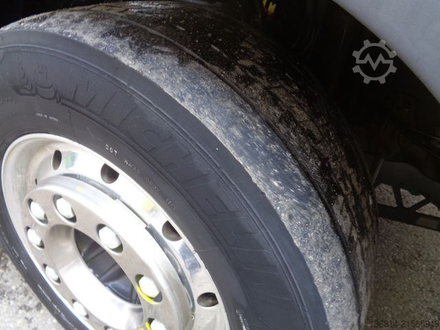 Standart çekici ünitesi VOLVO FH460 verstellbare Sattelkupplung 2x Tank